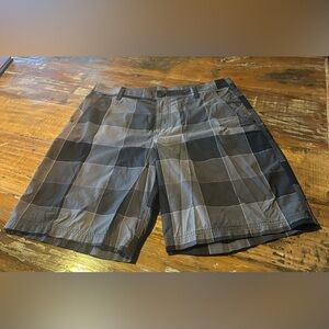 Men’s  Lululemon Kahuna Shorts in size 38, Black and Gray Plaid